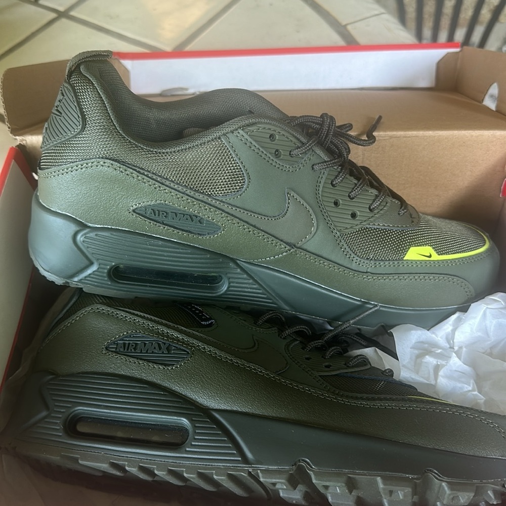 Nike men’s air max olive - Picture 2 of 4